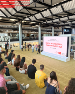 Alumnat de Transport i Logística i Comerç Internacional de Prat FP a DFactory Barcelona