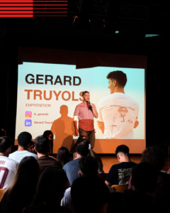 Alumnat de Prat FP durant la Jornada de Lideratge a La Casa Elizalde de Barcelona